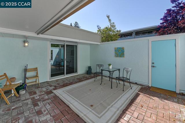 3128 Tice Creek Dr, Walnut Creek CA: https://media.crmls.org/mediaz/4150fc41-03e6-4295-b44c-d051b6e234f5.jpg