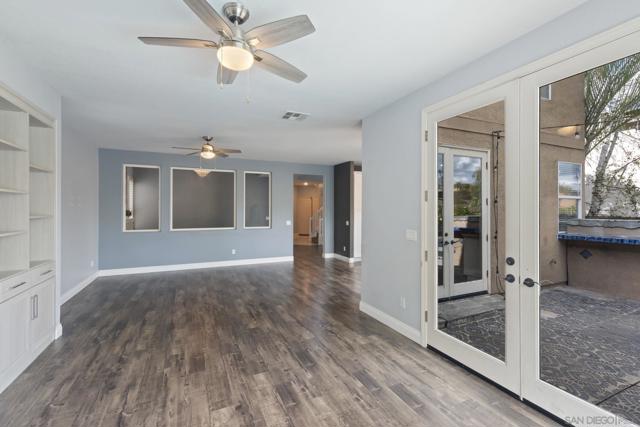 11927 Dapple Way, San Diego CA: https://media.crmls.org/mediaz/41515165-904e-4b22-b072-f0157ffa81b5.jpg