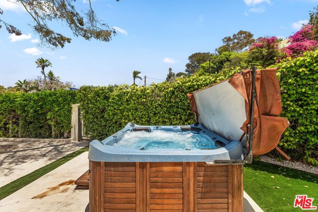 Drew Fenton | 266 Mabery Road Santa Monica CA | MLS: 7395913