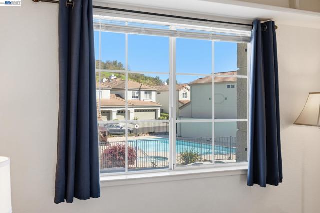 906 Vista Pointe Dr, San Ramon CA: https://media.crmls.org/mediaz/4153893d-0297-473b-b57e-deb0e152b78a.jpg