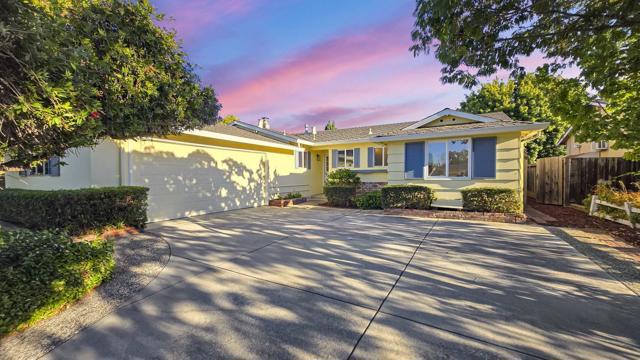 940 Kennard Way, Sunnyvale CA: https://media.crmls.org/mediaz/415444e6-9061-489b-9c8e-83635aaefa8b.jpg