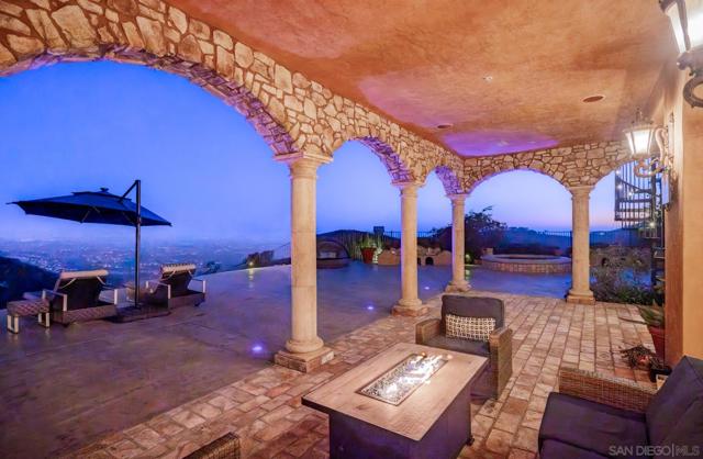 18113 El Brazo, Rancho Santa Fe CA: https://media.crmls.org/mediaz/41554edd-03d3-4c5a-8fb9-129888b09416.jpg