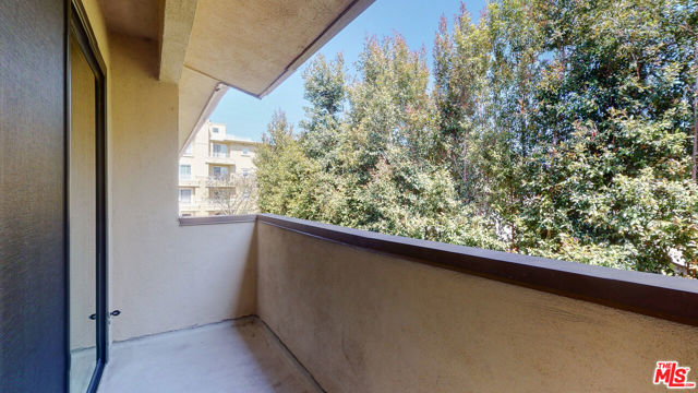 1833 Manning Avenue, Los Angeles CA: https://media.crmls.org/mediaz/415572ae-943a-47b2-a5f7-be7e0af87a45.jpg