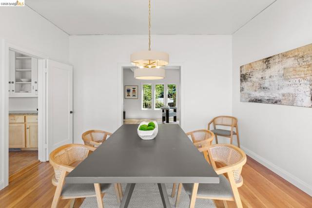 758 Spruce St, Berkeley CA: https://media.crmls.org/mediaz/415591b8-19ea-42ae-9c77-dbc19a488e55.jpg