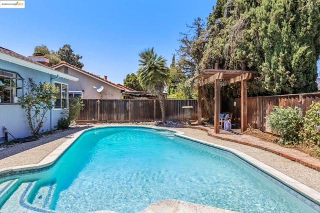 4943 Rice DR, San Jose CA: https://media.crmls.org/mediaz/4156b5b8-eb7e-45eb-943a-698ab7ad84b4.jpg