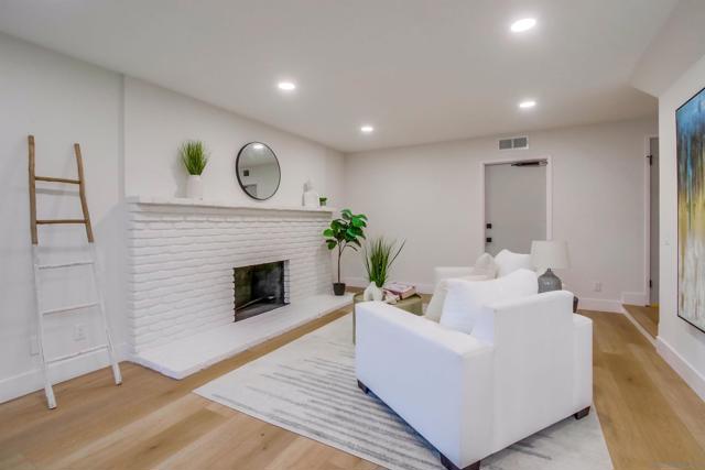 13856 Paseo Cardiel, San Diego CA: https://media.crmls.org/mediaz/4156c053-1cda-41a7-be70-d9f3906086dd.jpg