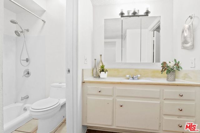 500 Evergreen Street, 306 photo 10