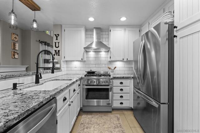 1846 Corte Pulsera, Oceanside CA: https://media.crmls.org/mediaz/4157bad3-ea6c-46ee-b1cd-1c580e88b611.jpg