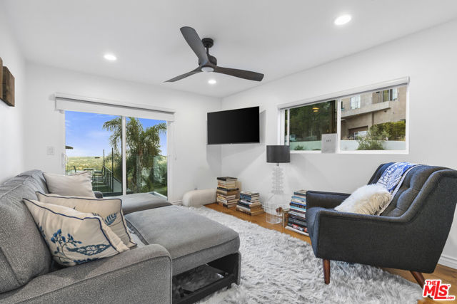 1788 N Orange Grove Avenue, Los Angeles CA: https://media.crmls.org/mediaz/4157fdac-9efa-48f2-a059-b5dab8fc196d.jpg