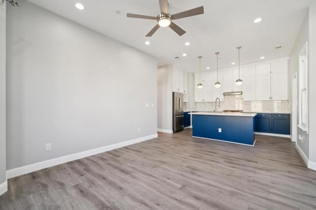 30003006 26th Street, San Francisco CA: https://media.crmls.org/mediaz/41583cc7-3404-416c-a2ec-0d97934a00e7.jpg