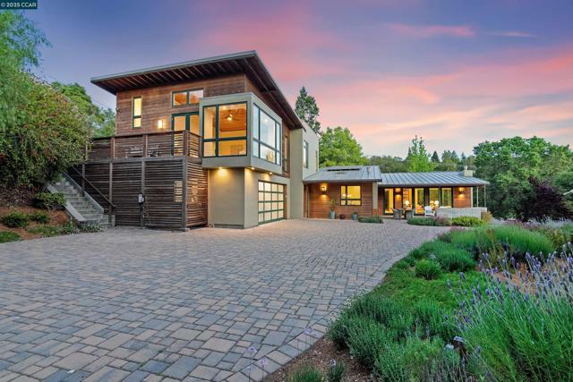 53 Tara Rd, Orinda CA: https://media.crmls.org/mediaz/41585b8c-fce1-45c6-8eb3-9dbd5c6d8a3a.jpg