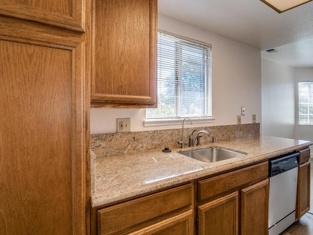 3460 Wine Cask Way, San Jose CA: https://media.crmls.org/mediaz/4158b8d4-0539-438b-b89f-90d8f1d79284.jpg