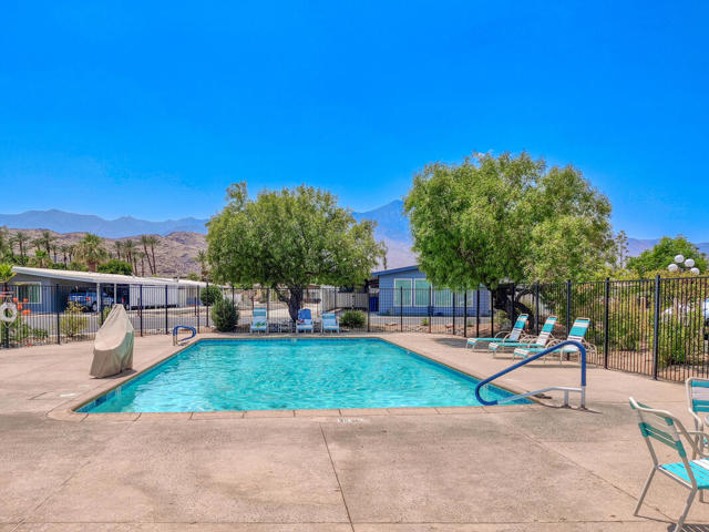 257 Laredo Drive, Palm Springs CA: https://media.crmls.org/mediaz/4158ce8d-2907-4d91-8508-db27a120fcb3.jpg