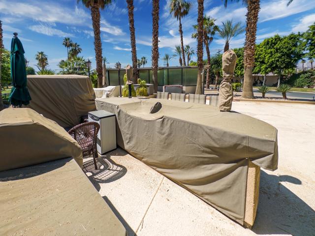 80394 Ave 48, Indio CA: https://media.crmls.org/mediaz/415995ab-f05f-41e6-80bb-3ce03d644b54.jpg