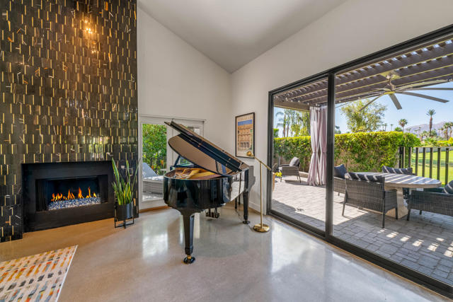 24 Calle Ardilla, Rancho Mirage CA: https://media.crmls.org/mediaz/415adea2-c148-4a73-b2ec-478297a2a46c.jpg