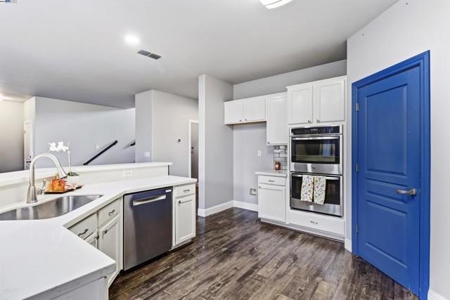 5512 Sagehen Ct, Loomis CA: https://media.crmls.org/mediaz/415be946-4168-4adb-b38f-1e14dbcd8093.jpg