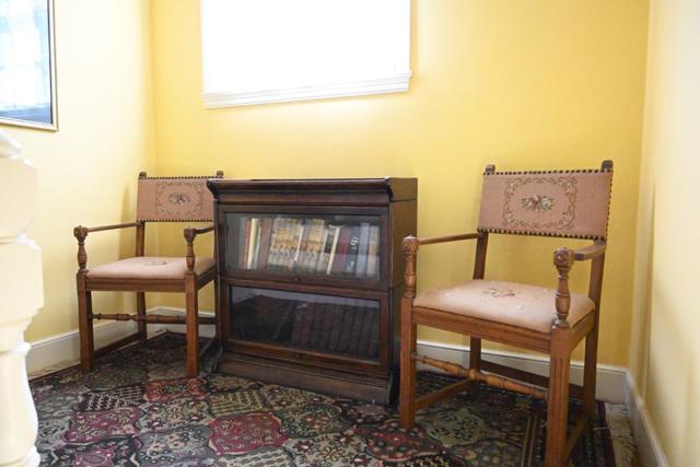 1920 Oak Knoll Drive, Belmont CA: https://media.crmls.org/mediaz/415bf889-0906-40b2-beed-883b7ecc7910.jpg