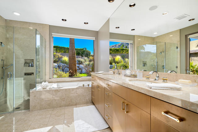 45 Mirada Circle, Rancho Mirage CA: https://media.crmls.org/mediaz/415c2b22-318e-4fed-ba01-b89af884d7b8.jpg