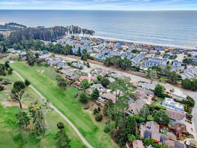 135 Seabreeze Place, Aptos CA: https://media.crmls.org/mediaz/415c385d-3889-4068-a104-e07d0d0035b9.jpg