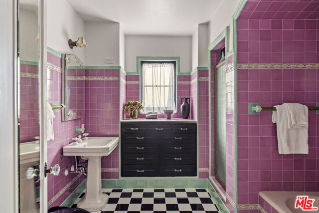 Image 24 of 44 For 5470 Los Feliz Boulevard