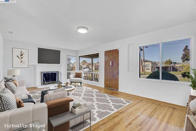 2285 Star Avenue, Castro Valley CA: https://media.crmls.org/mediaz/415d41e4-6de8-457b-b82e-5cb27c47eebd.jpg