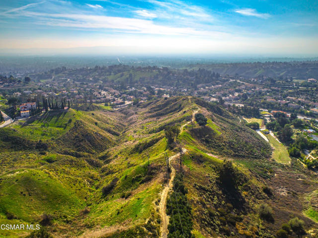 17900 Bull Canyon Road, Granada Hills CA: https://media.crmls.org/mediaz/415d44d3-4a84-4be1-a11a-1a7c2a2f1e35.jpg