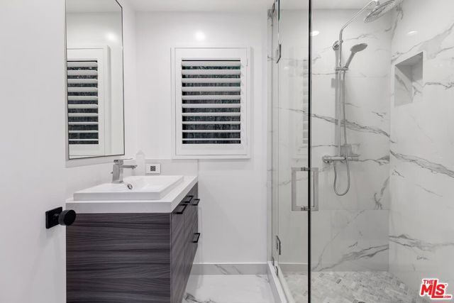 2164 Sunset Plaza Drive, Los Angeles CA: https://media.crmls.org/mediaz/415d4bd6-69da-4c93-bbc4-8f239bf8bfef.jpg