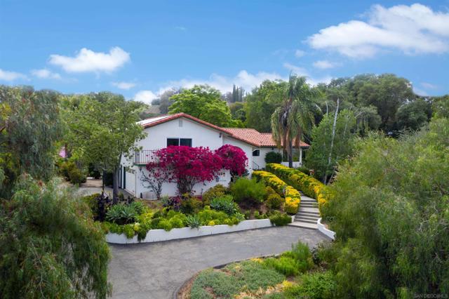 28628 Mountain Meadow Rd, Escondido CA: https://media.crmls.org/mediaz/415dead6-3dd2-4ddf-8bec-fd95f700906d.jpg