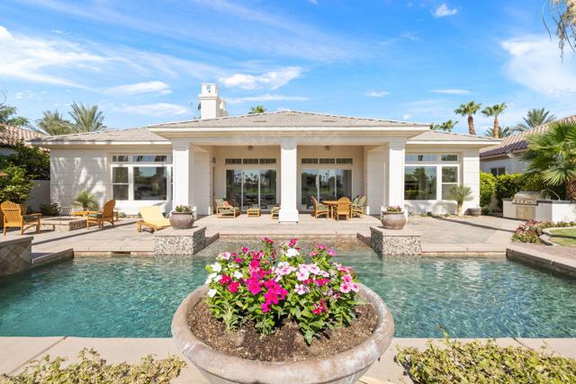 51464 Marbella Court, La Quinta CA: https://media.crmls.org/mediaz/415e01da-73bd-474f-9240-aae8fc186c28.jpg