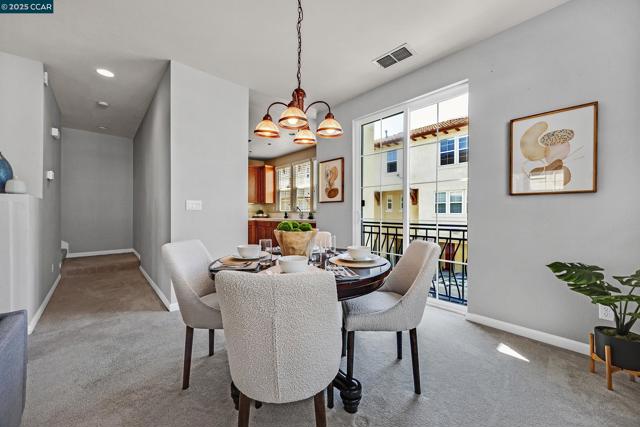 47 Matisse Ct, Pleasant Hill CA: https://media.crmls.org/mediaz/415e1e09-00c9-423e-9d94-3b59647e0b1e.jpg