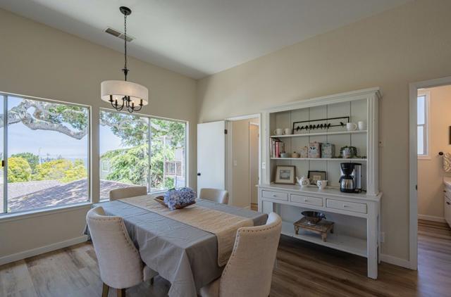 570572 Belden Street, Monterey CA: https://media.crmls.org/mediaz/415e2485-931a-4394-94ff-faa2fd759242.jpg