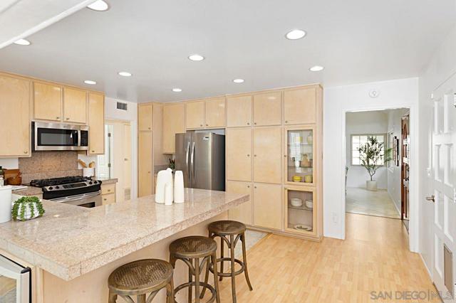 4755 Cather Ave, San Diego CA: https://media.crmls.org/mediaz/415e3bcd-c319-418f-9bdf-657e0bd1c3af.jpg