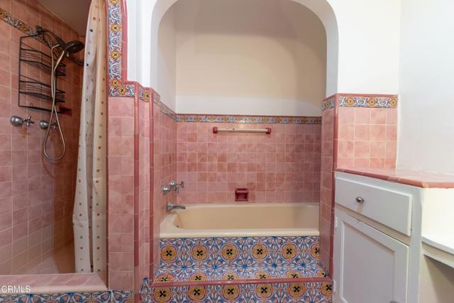 1412 Norton Avenue, Glendale CA: https://media.crmls.org/mediaz/415e3e6a-e6dc-4ee3-b7c8-bd7543aaea49.jpg