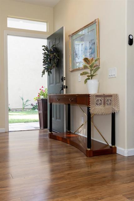 Detail Gallery Image 5 of 60 For 3069 W Canyon Ave, San Diego,  CA 92123 - 3 Beds | 2/1 Baths