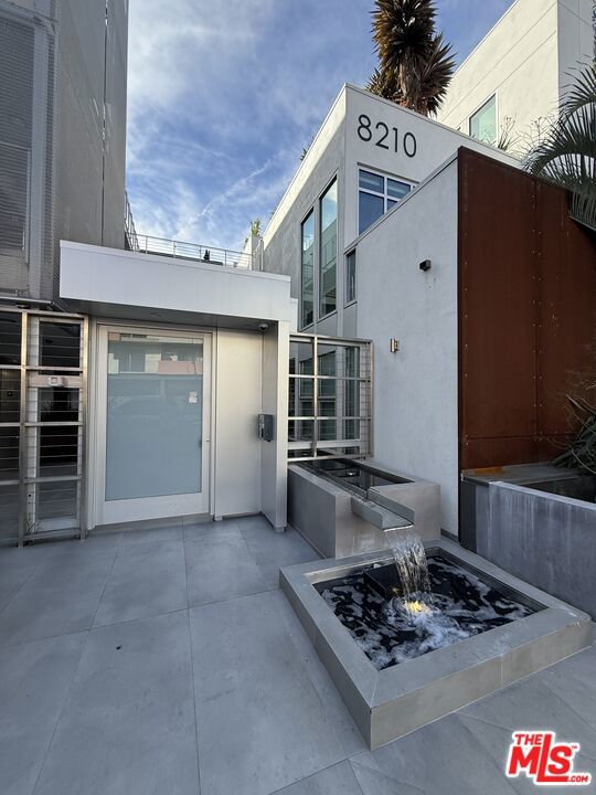 8210 Fountain Avenue #103