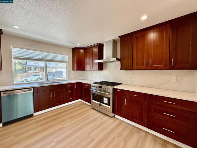 148 Lancaster Way, Vallejo CA: https://media.crmls.org/mediaz/415eec88-37bd-47c9-b0d1-1ae4f20caac7.jpg