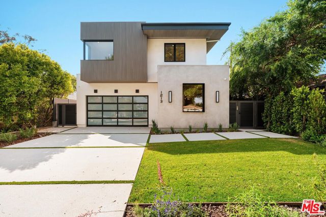 1213 Pine Street, Santa Monica CA: https://media.crmls.org/mediaz/415effab-6c60-4912-8362-9afb3482e049.jpg