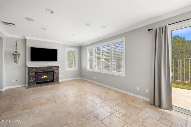 3206 Clarita Court, Thousand Oaks CA: https://media.crmls.org/mediaz/415f35ee-eee4-4d53-9df1-697dd2e0e143.jpg