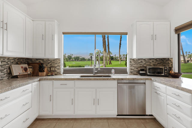 139 Blue River Drive, Palm Desert, CA 92211