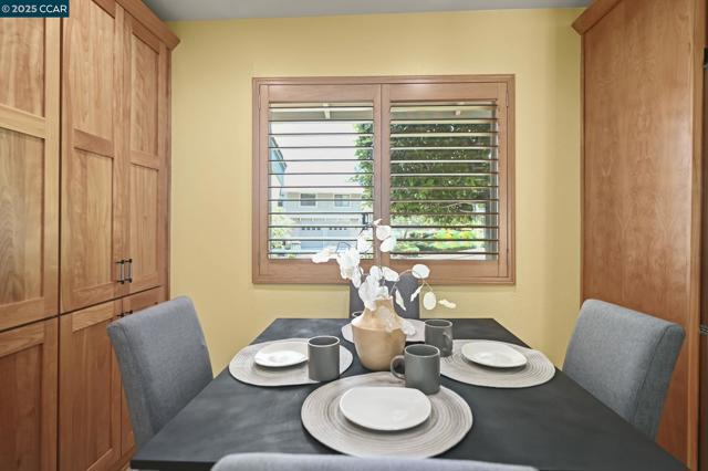2 Kulani Ln, Pleasant Hill CA: https://media.crmls.org/mediaz/4160eb03-8655-4192-8113-a59c19bc5429.jpg
