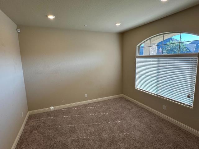 3329 N Shelly Avenue, Fresno CA: https://media.crmls.org/mediaz/41613ce0-52b7-44ad-ae94-afd82bba1ed8.jpg