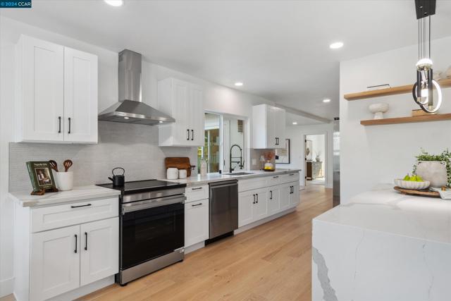 Image 11 of 36 For 3543 Wren Ave
