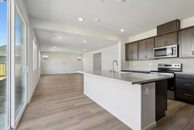 5204 Cardinal Court, Antioch CA: https://media.crmls.org/mediaz/4161bc99-9972-423d-949f-f80f885736e2.jpg