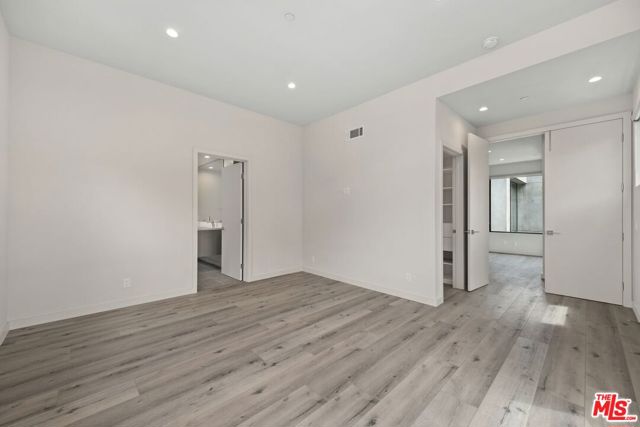 816 N Orange Drive, Los Angeles CA: https://media.crmls.org/mediaz/416217c1-da34-4276-94b0-a26e691b10ae.jpg