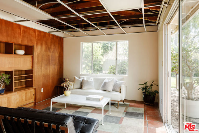 4110 Pine Avenue, Long Beach CA: https://media.crmls.org/mediaz/41624e49-2e3b-4d4d-9971-3a5a52e7a4f8.jpg
