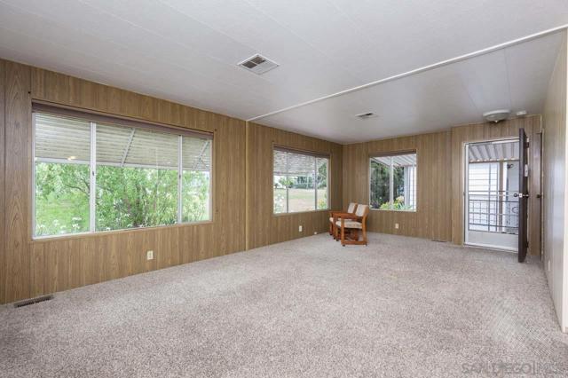 1219 E Barham Dr Spc 106, San Marcos CA: https://media.crmls.org/mediaz/4163538e-5bae-44e8-bef8-58bb03bb3014.jpg