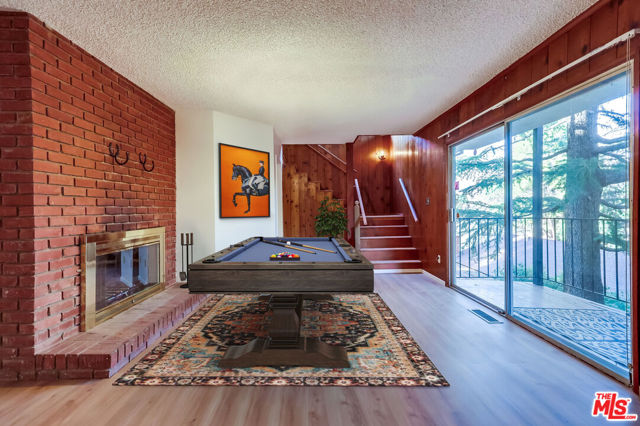 7951 Glenties Lane, Sunland CA: https://media.crmls.org/mediaz/4163aade-f42e-47d4-9429-6dca6a4e04de.jpg