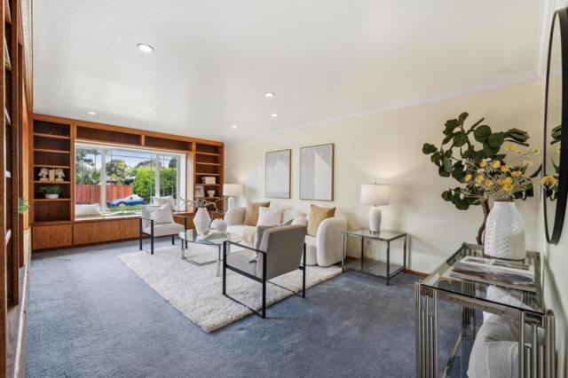 858 Chrysopolis Drive, Foster City CA: https://media.crmls.org/mediaz/41640f2d-f021-4bd9-a7a0-2974c6a778cb.jpg