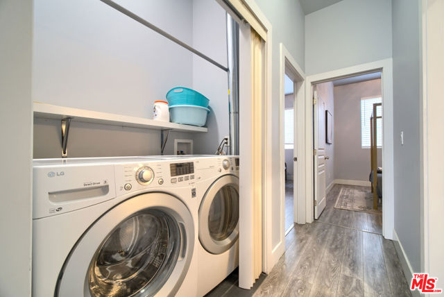 6831 6831 1/2 Hinds Avenue, North Hollywood CA: https://media.crmls.org/mediaz/416475cc-494b-483c-a51f-e5bf4efe688e.jpg