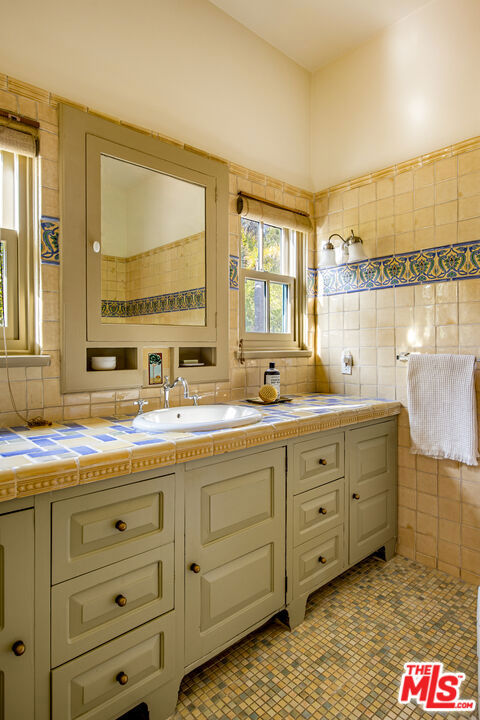 MLS #25561625 image #37
